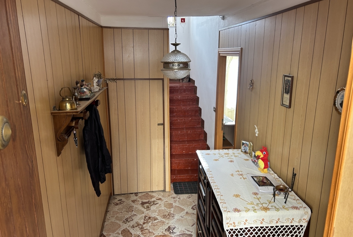 Casa indipendente con cantina