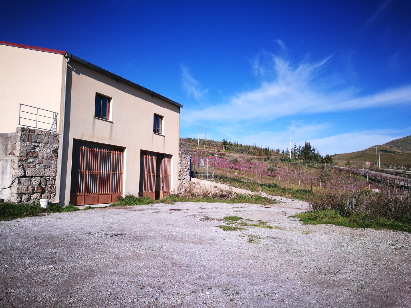 dav Fabbricato agricolo con terreno di pertinenza