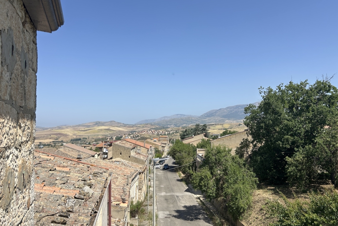 Casa di paese con terrazza