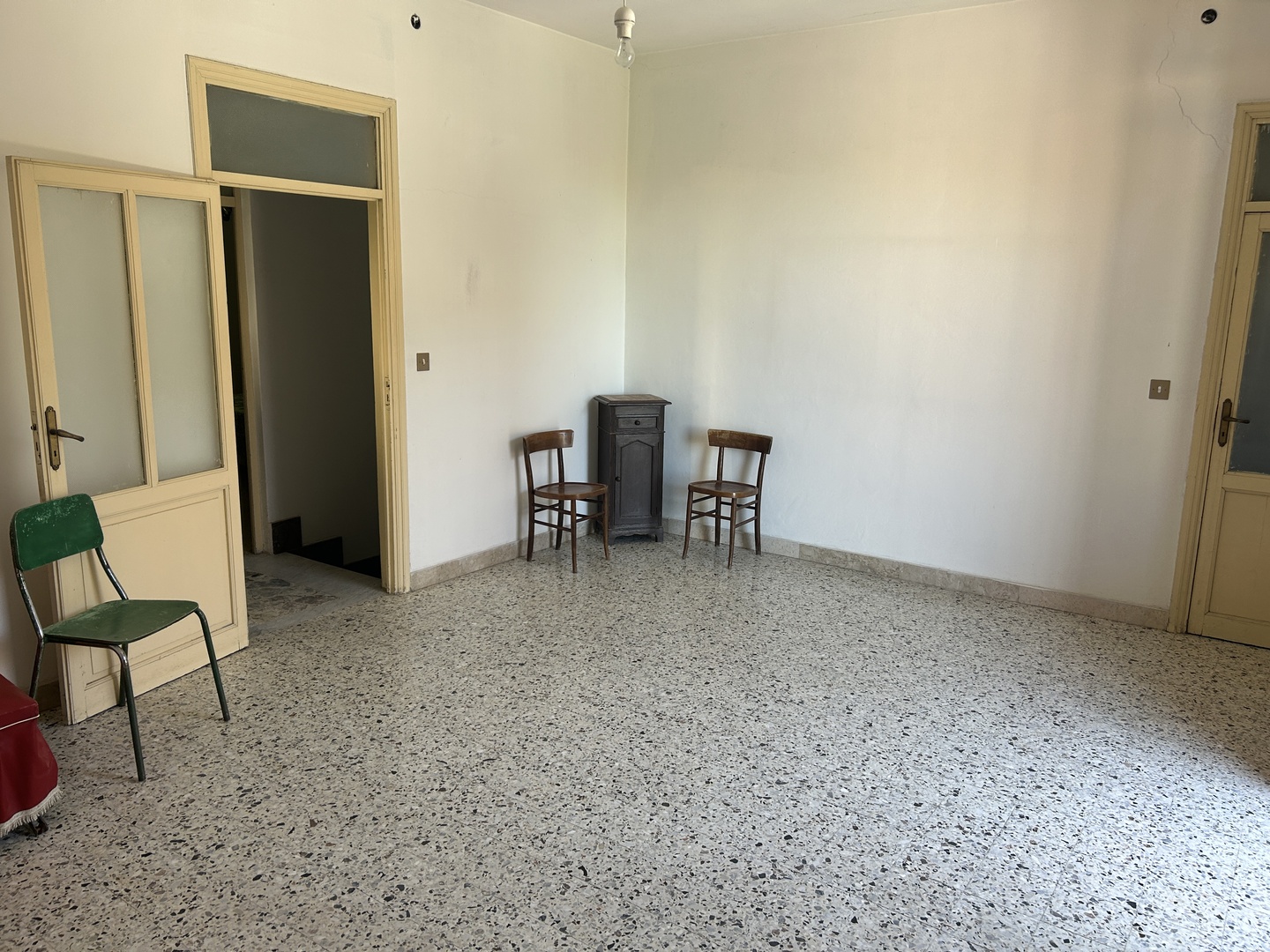Fabbricato in muratura con terreno di pertinenza