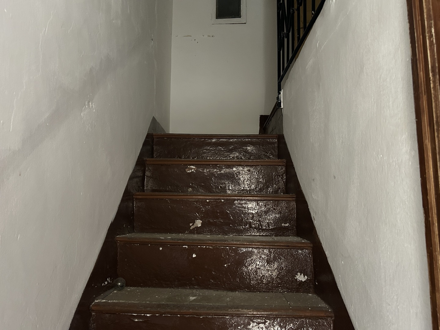 Casa indipendente con cantina