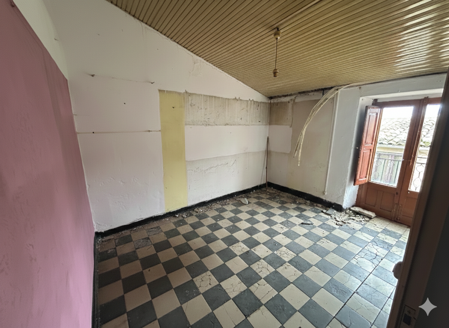Casa indipendente con cantina