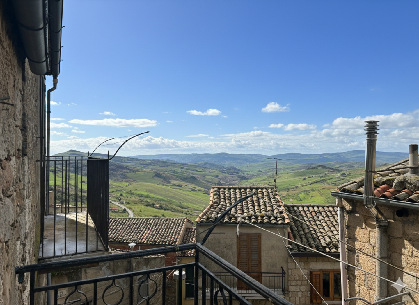 Casa indipendente con cantina a Petralia Sottana