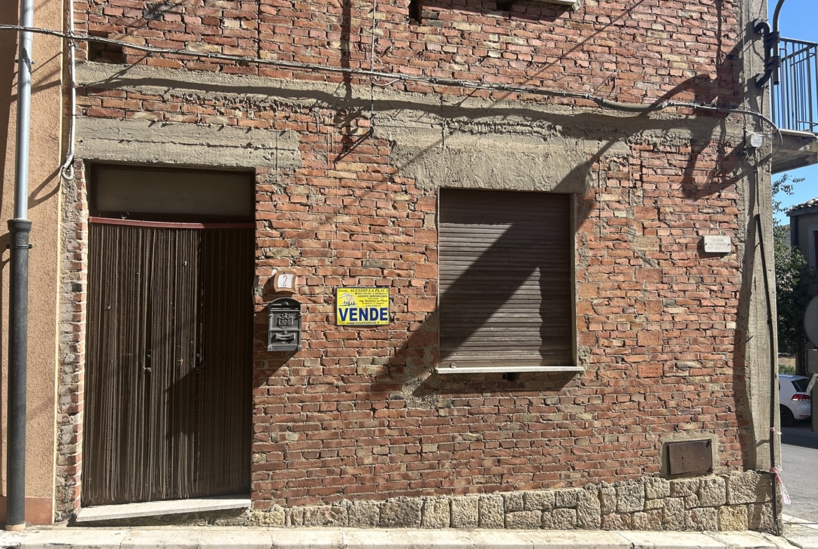 Casa in muratura con terrazza