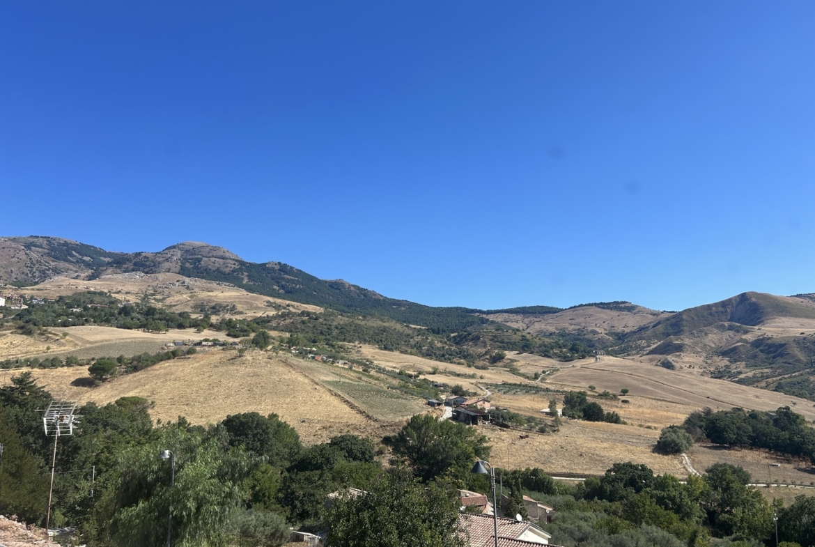Casa in muratura con terrazza