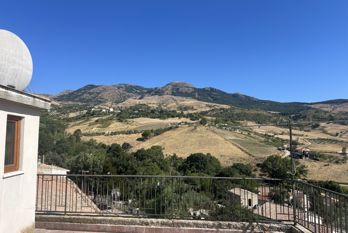 Casa in muratura con terrazza