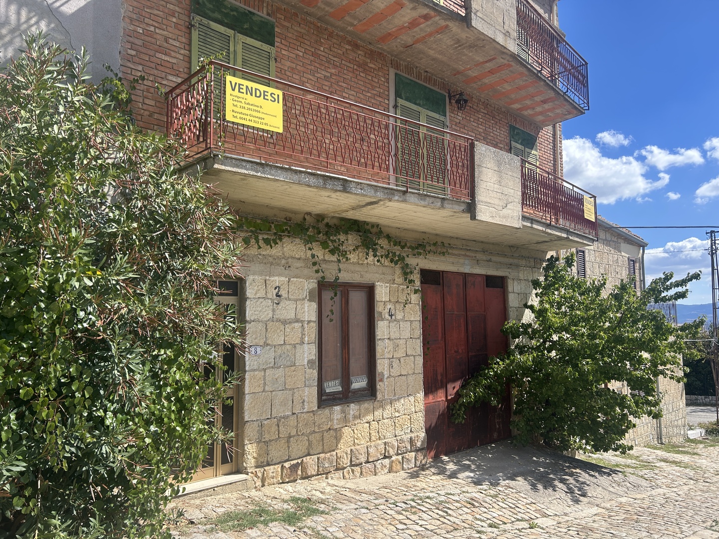 Casa in muratura indipendente con garage