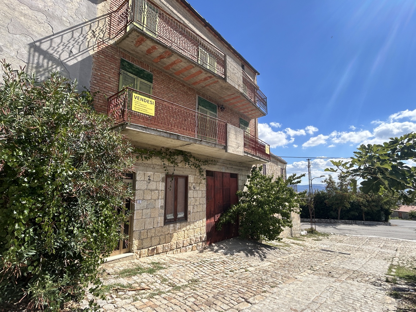 Casa in muratura indipendente con garage