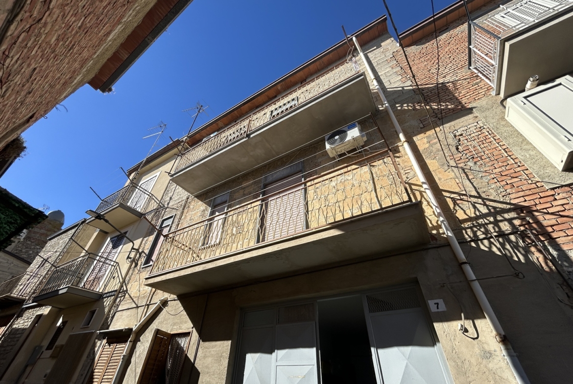 Casa indipendente con garage